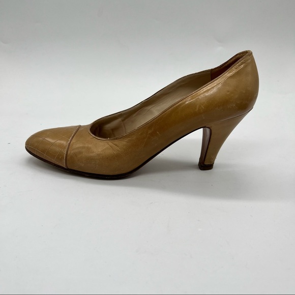 Chanel Tan Pumps Heels Quilted Pattern Toe Cap - Picture 5 of 9